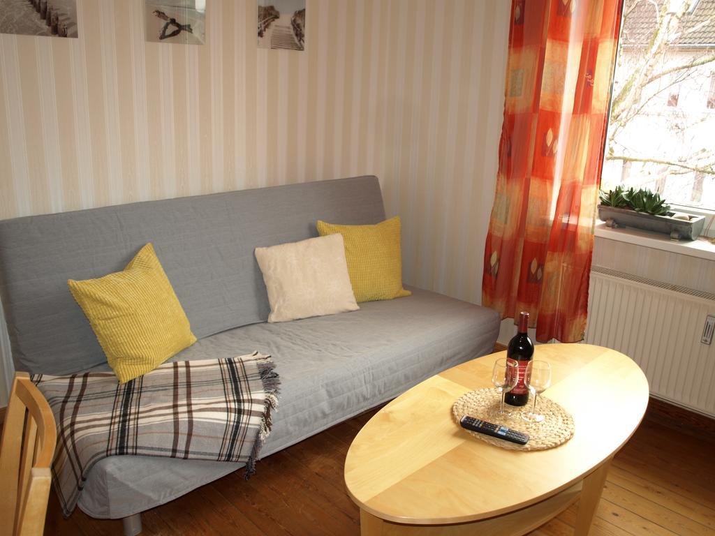 Haus Ostseeatoll Appartamento Rostock Esterno foto